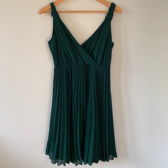 COPY - Emerald Green V-Neck Chiffon Dress Forever 21 - Picture 1 of 2